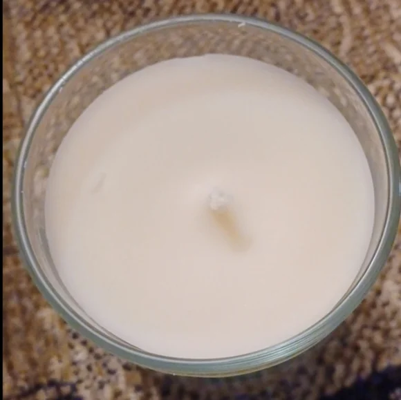 4/$60 New Avon "Coco Mochi Swirl" Scented Candle - 198.4 g (7.0 oz.) - Picture 2 of 7